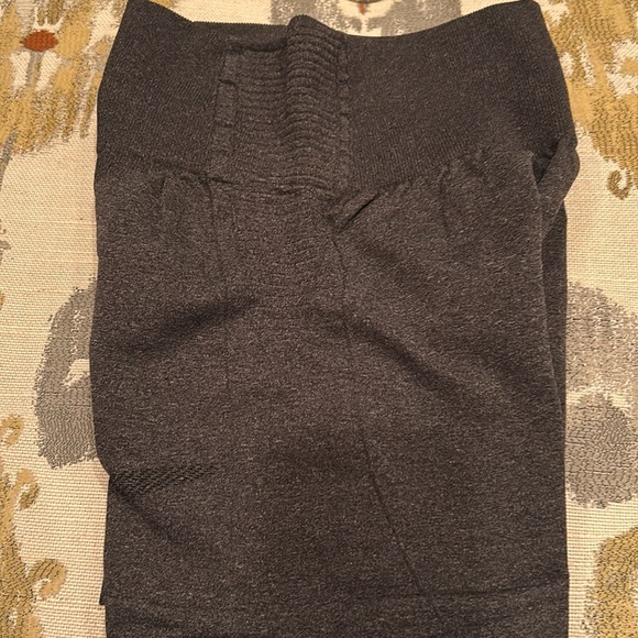 Ladies size xs AYBL workout shorts - Picture 8 of 9
